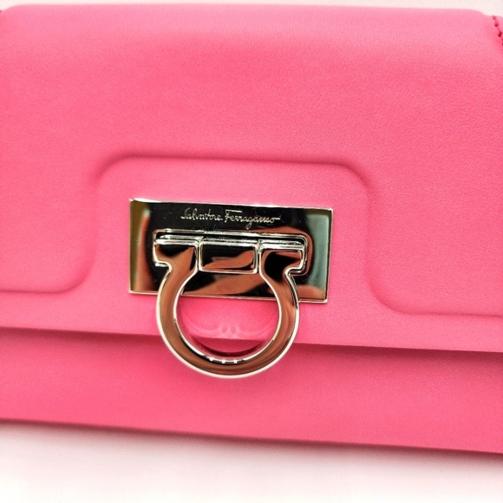 SALVATORE FERRAGAMO NWOT - Picture 14 of 16